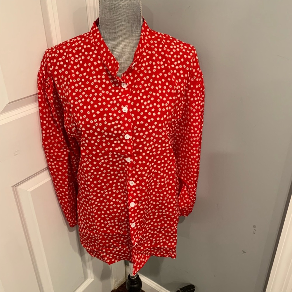 NWT beautiful red/white flower top! Fabulous Sz XL